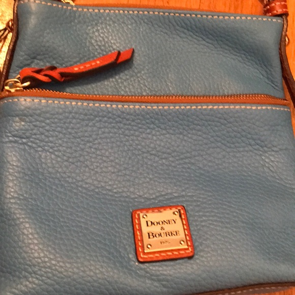 Brand New Dooney & Bourke cross body bag - Picture 6 of 8